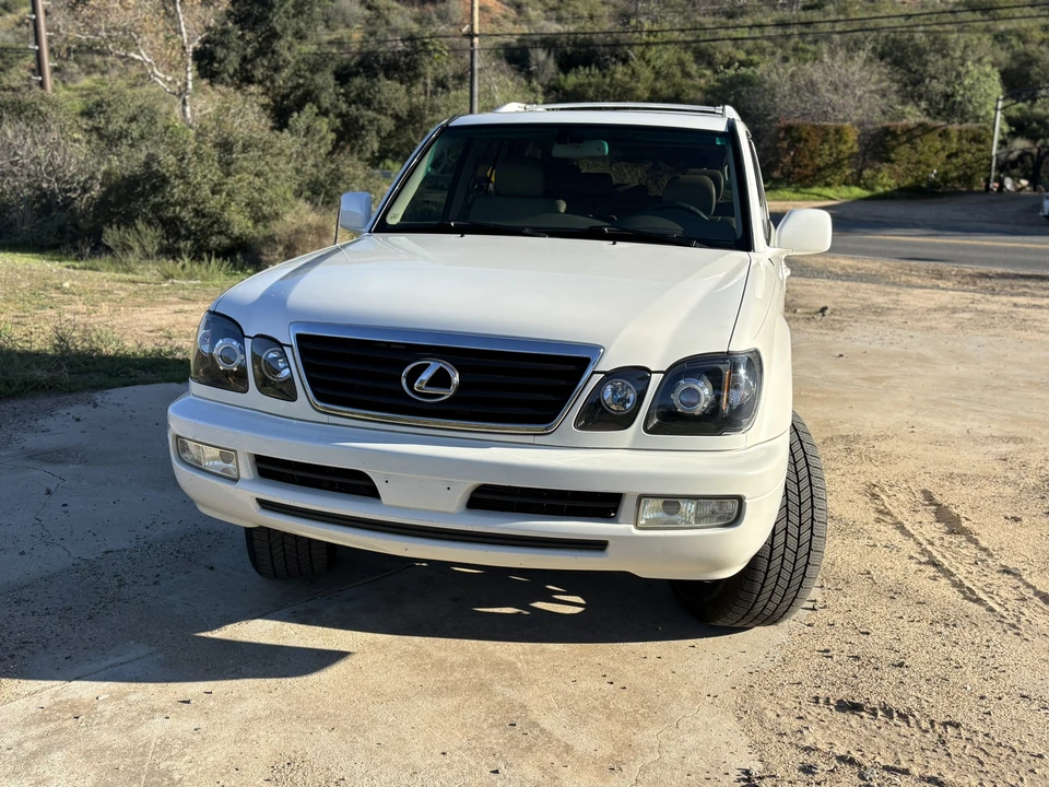 2007 Lexus LX 2nd Gen - Image 3 of 31