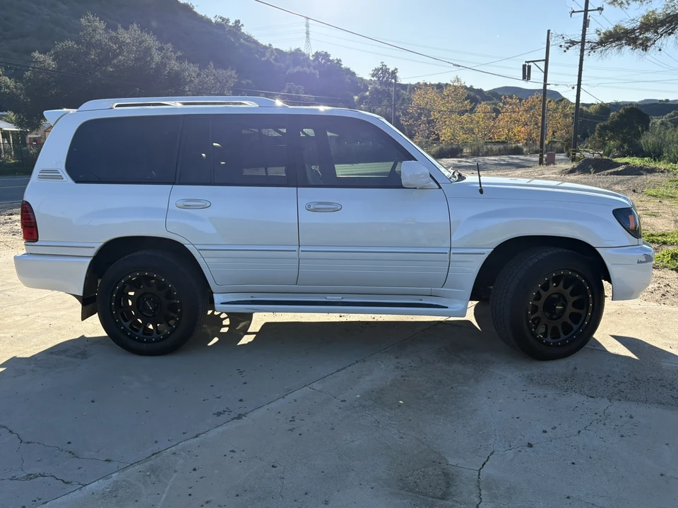 2007 Lexus LX 2nd Gen - Image 22 of 31