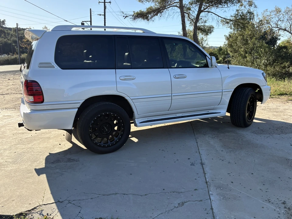 2007 Lexus LX 2nd Gen - Image 20 of 31