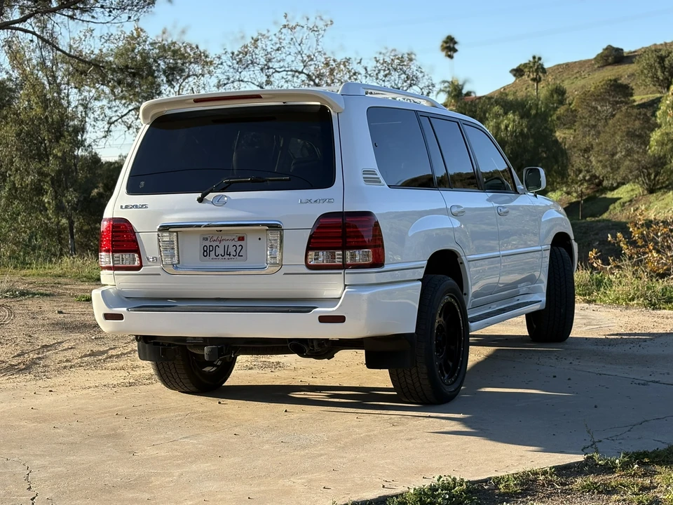 2007 Lexus LX 2nd Gen - Image 17 of 31
