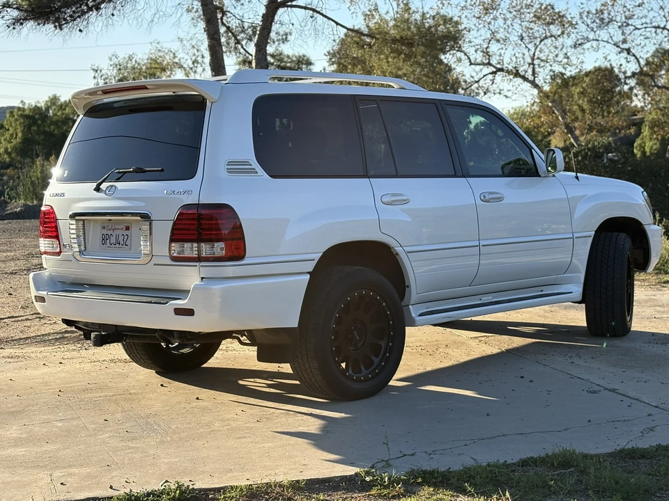 2007 Lexus LX 2nd Gen - Image 19 of 31