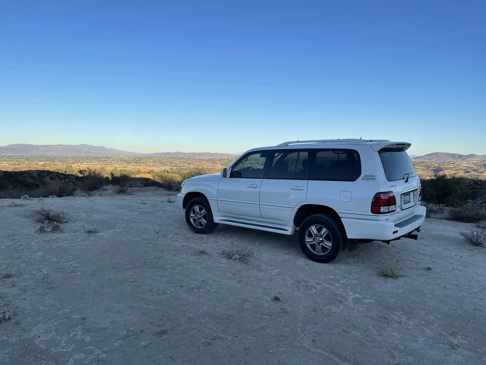 2007 Lexus LX 2nd Gen - Image 28 of 31