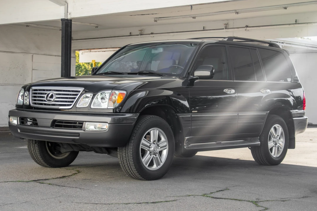2007 Lexus LX 2nd Gen - Image 2 of 31