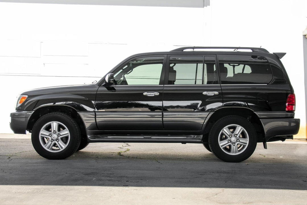 2007 Lexus LX 2nd Gen - Image 3 of 31