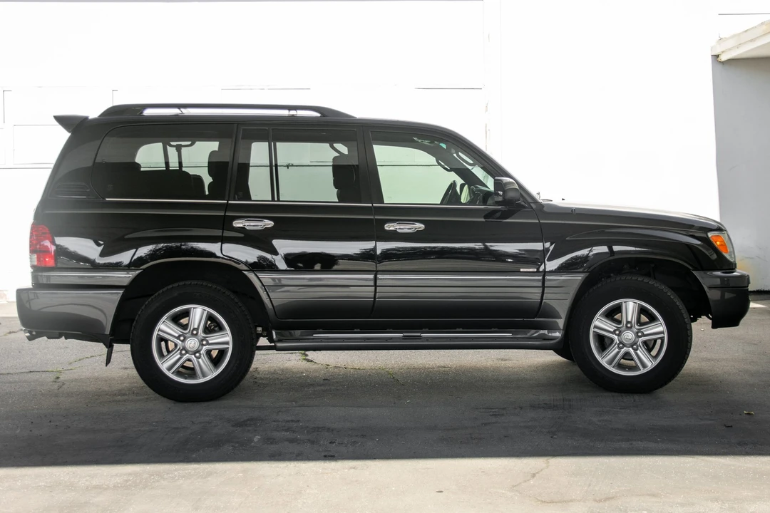 2007 Lexus LX 2nd Gen - Image 10 of 31