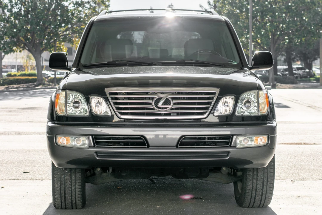 2007 Lexus LX 2nd Gen - Image 15 of 31