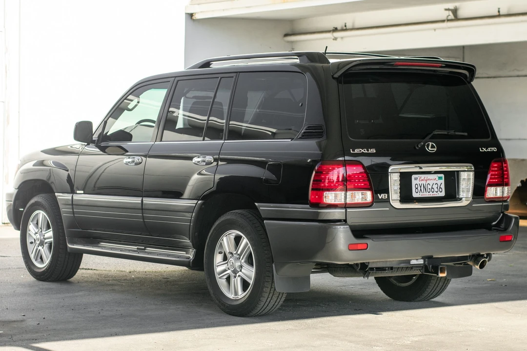 2007 Lexus LX 2nd Gen - Image 4 of 31