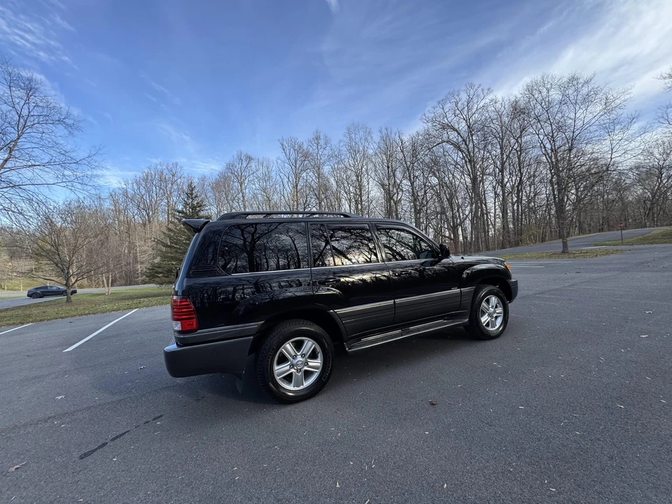 2007 Lexus LX 2nd Gen - Image 16 of 31