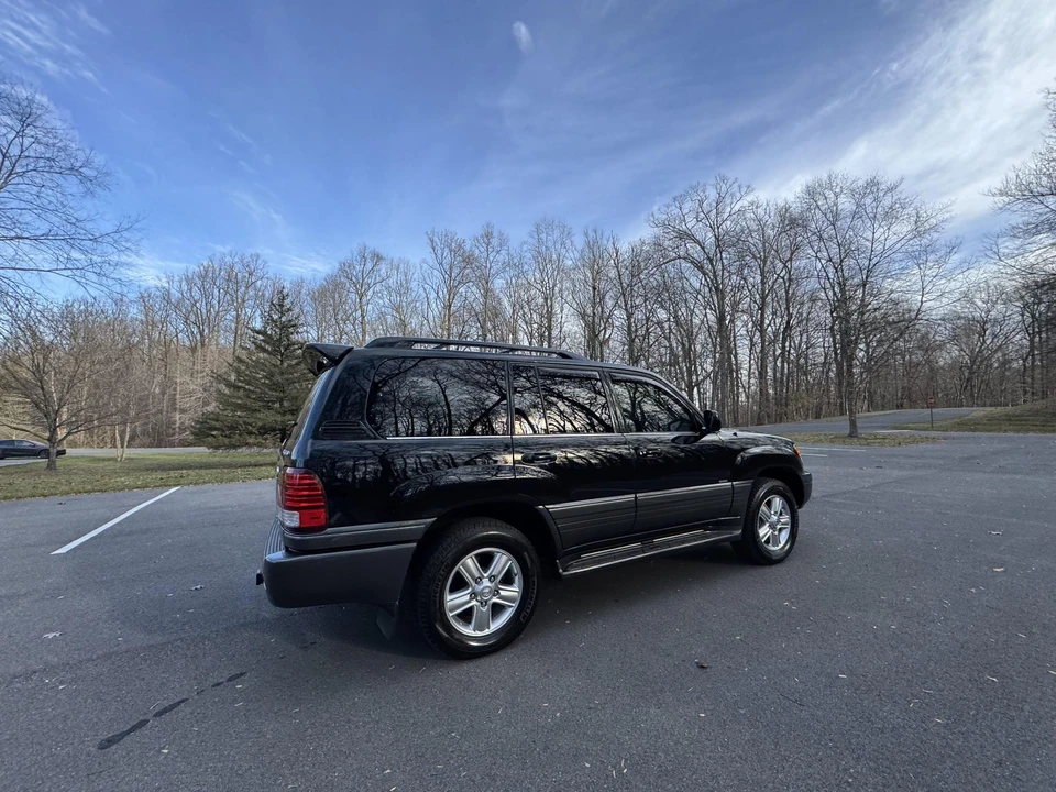 2007 Lexus LX 2nd Gen - Image 17 of 31