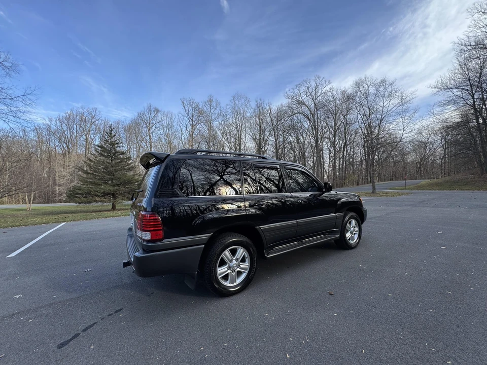2007 Lexus LX 2nd Gen - Image 18 of 31