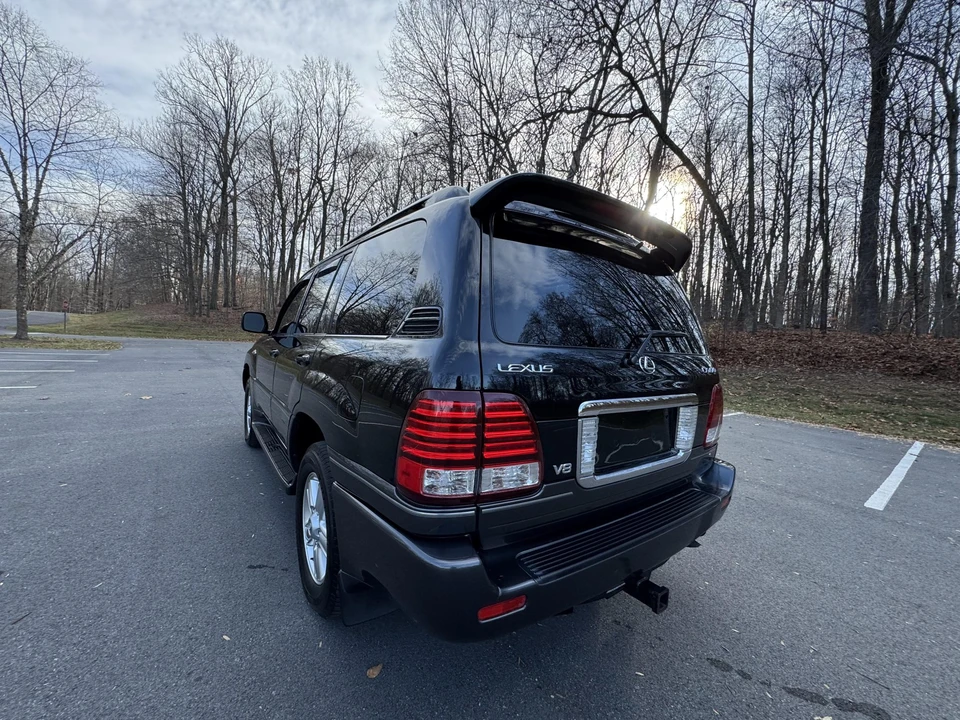 2007 Lexus LX 2nd Gen - Image 11 of 31