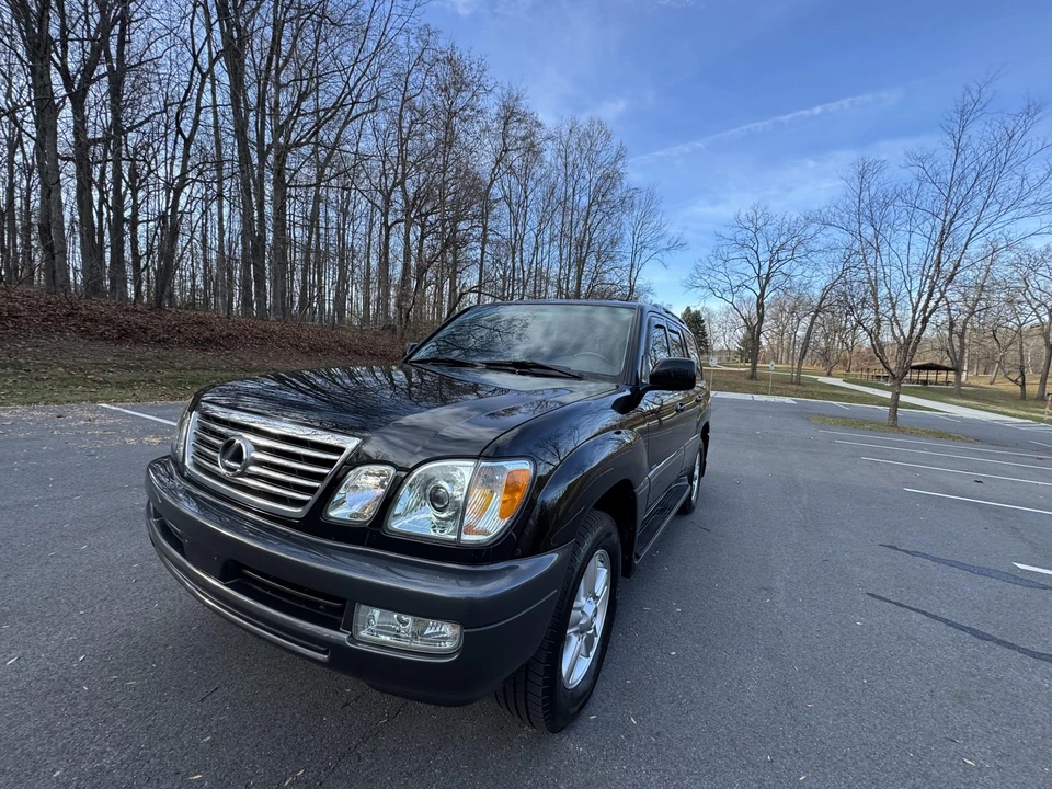 2007 Lexus LX 2nd Gen - Image 3 of 31