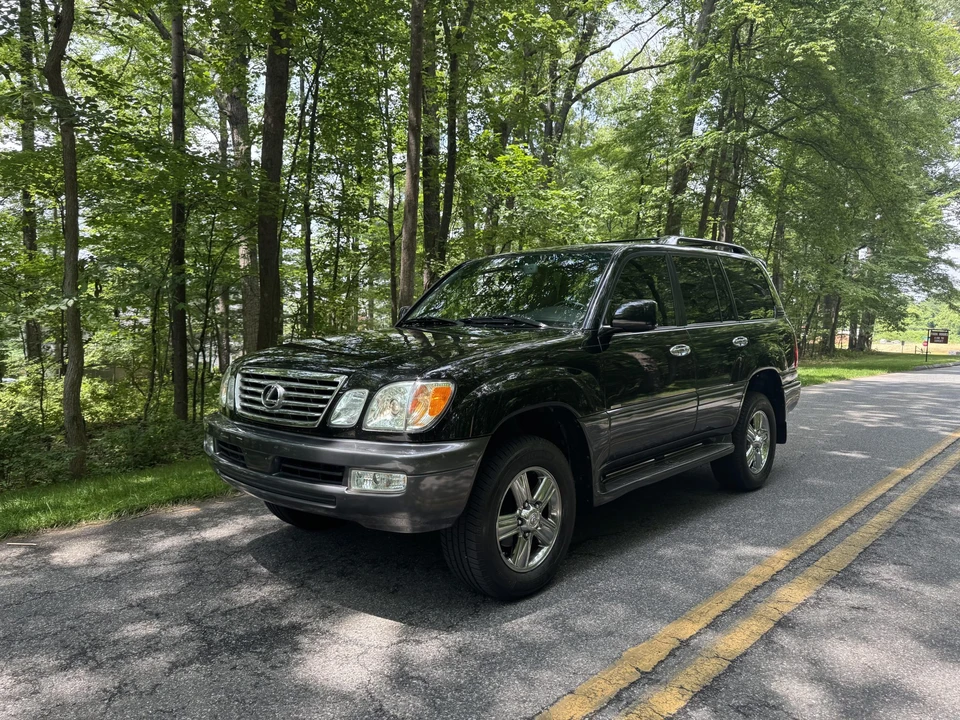 2007 Lexus LX 2nd Gen - Image 4 of 31