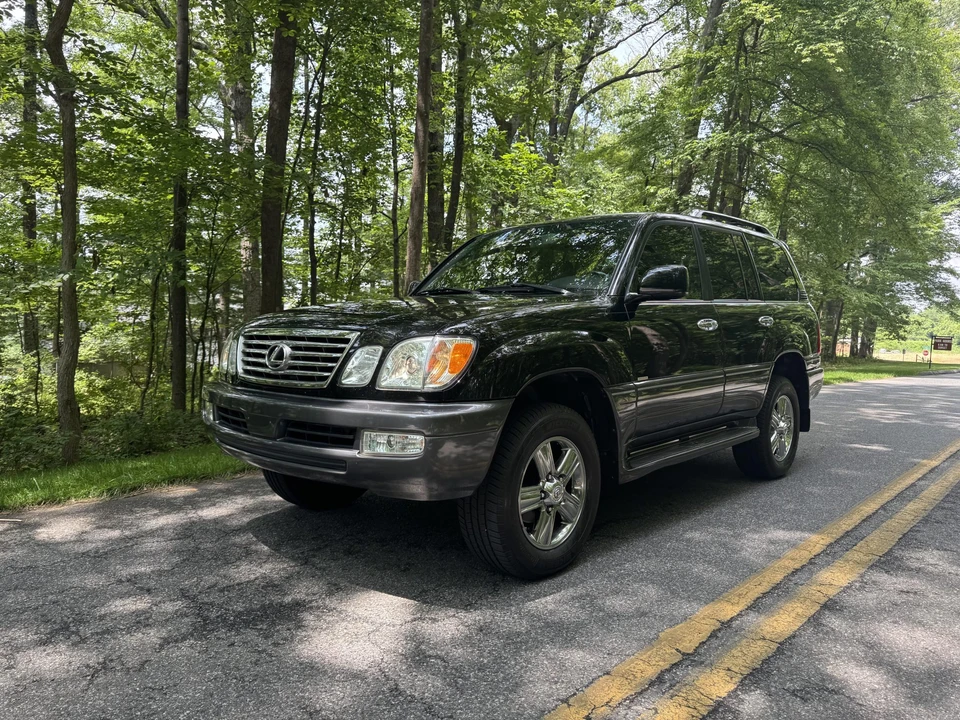2007 Lexus LX 2nd Gen - Image 5 of 31