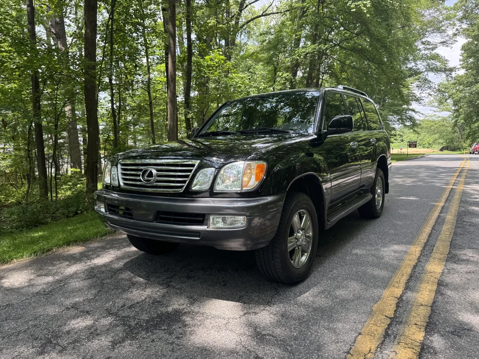 2007 Lexus LX 2nd Gen - Image 10 of 31