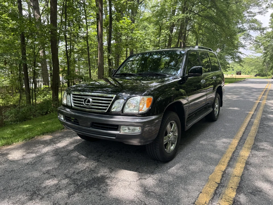 2007 Lexus LX 2nd Gen - Image 11 of 31