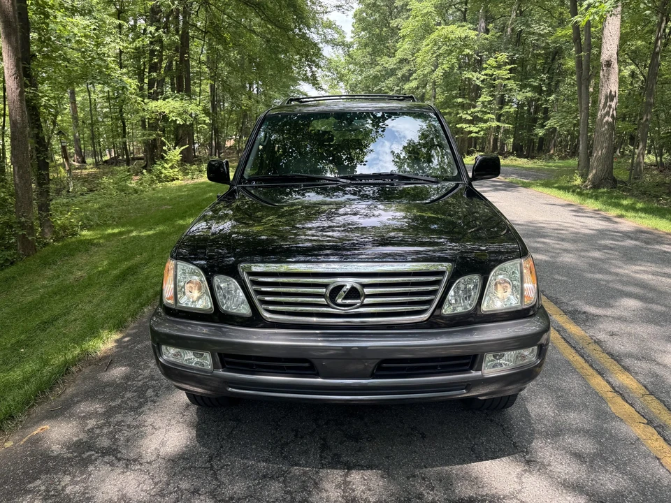2007 Lexus LX 2nd Gen - Image 18 of 31