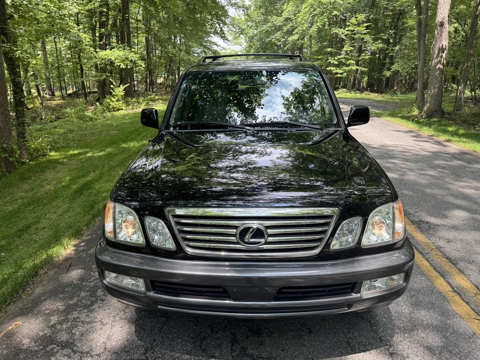 2007 Lexus LX 2nd Gen - Image 17 of 31