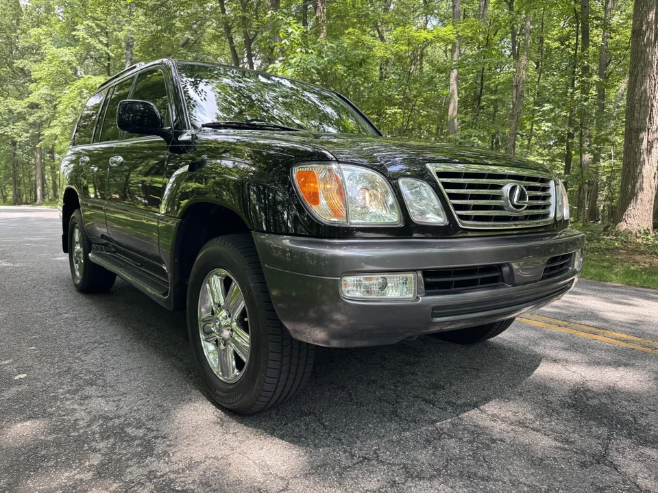 2007 Lexus LX 2nd Gen - Image 23 of 31