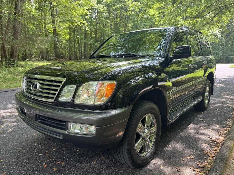 2007 Lexus LX 2nd Gen - Image 15 of 31