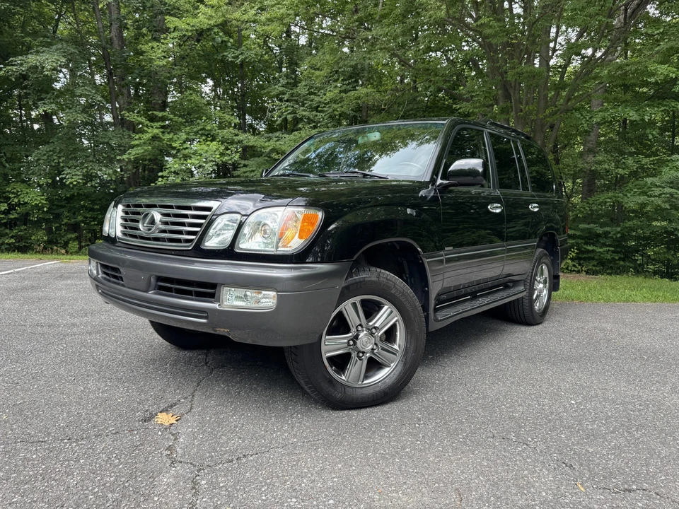 2007 Lexus LX 2nd Gen - Image 2 of 31