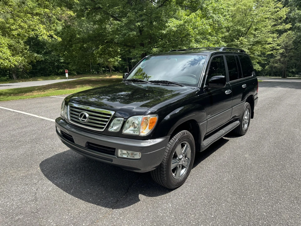 2007 Lexus LX 2nd Gen - Image 12 of 31