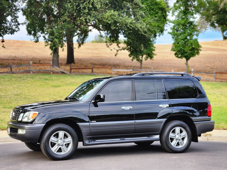 2007 Lexus LX 2nd Gen - Image 5 of 31