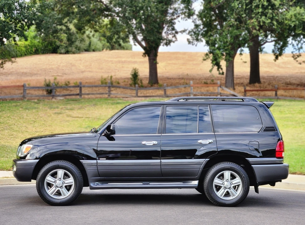 2007 Lexus LX 2nd Gen - Image 9 of 31