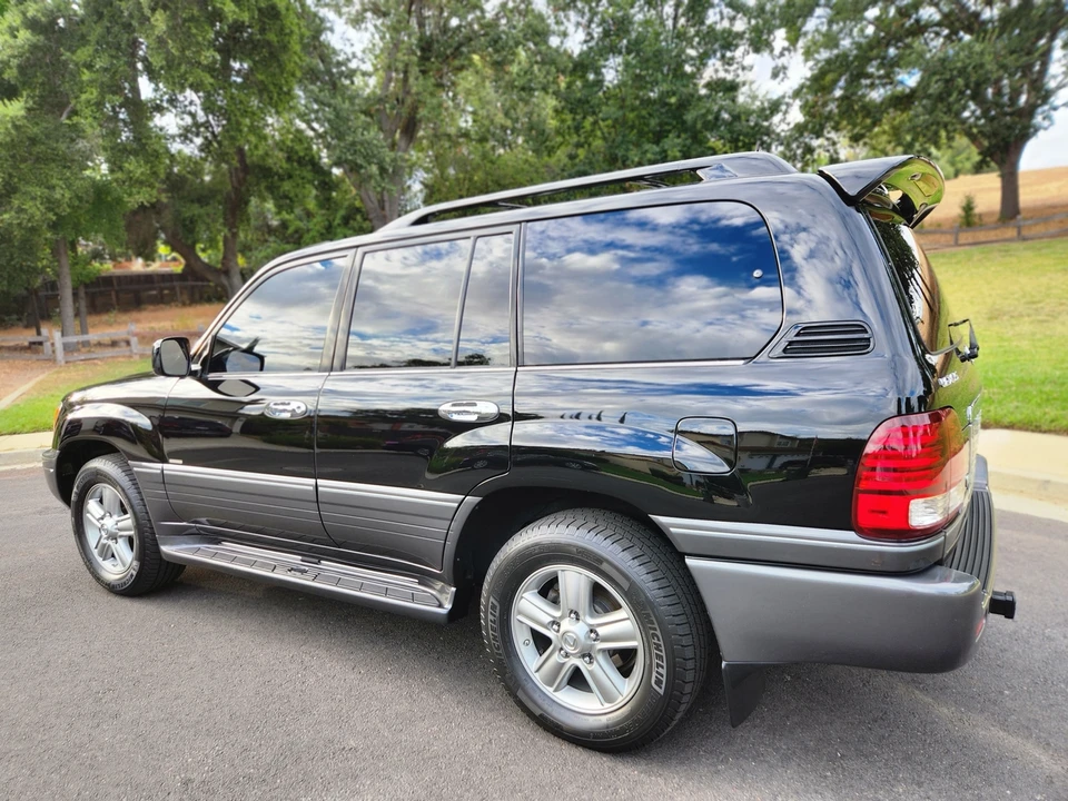 2007 Lexus LX 2nd Gen - Image 11 of 31