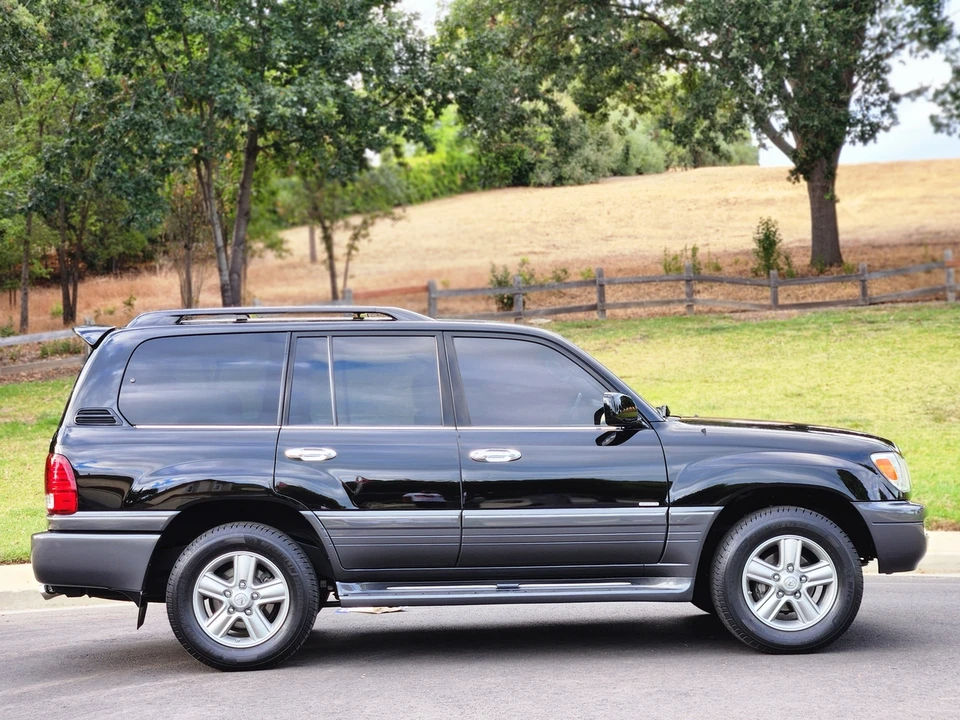 2007 Lexus LX 2nd Gen - Image 23 of 31