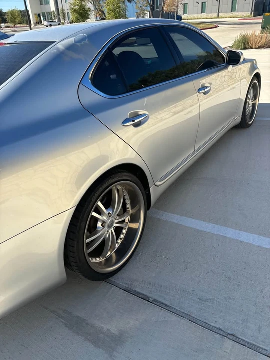 2007 Lexus LS 4th Gen - Image 3 of 10