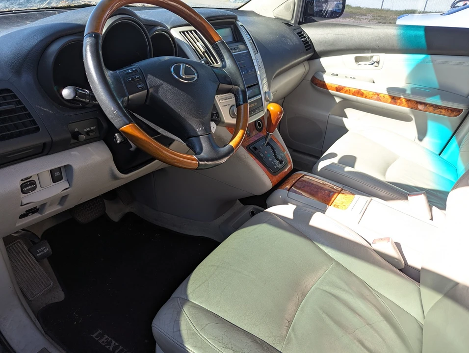 2007 Lexus RX 2nd Gen - Image 5 of 11
