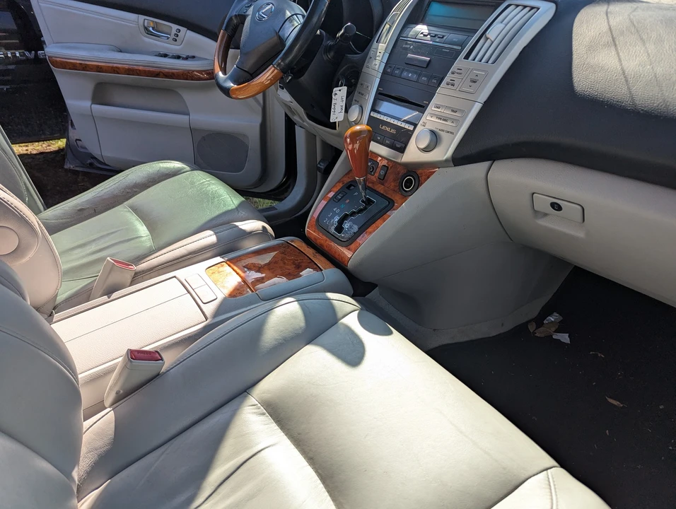 2007 Lexus RX 2nd Gen - Image 7 of 11