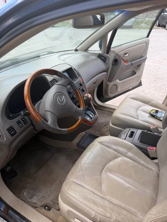 2007 Lexus RX 2nd Gen - Image 5 of 5