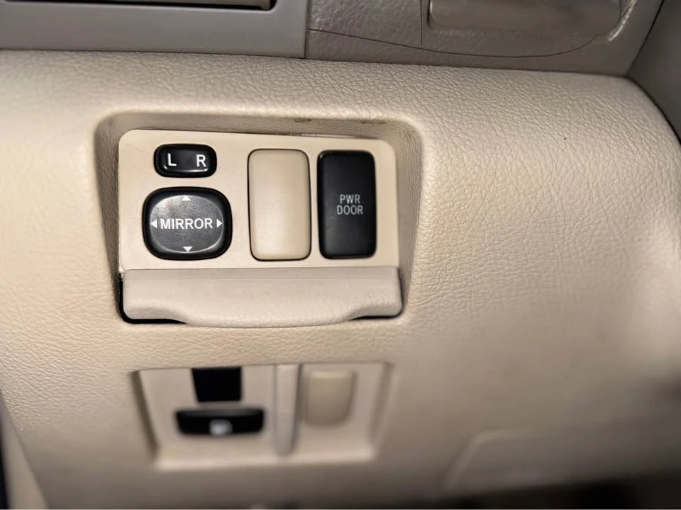 2007 Lexus RX 2nd Gen - Image 11 of 19