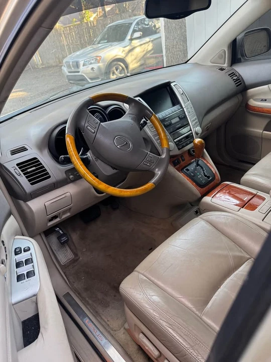 2007 Lexus RX 2nd Gen - Image 4 of 10