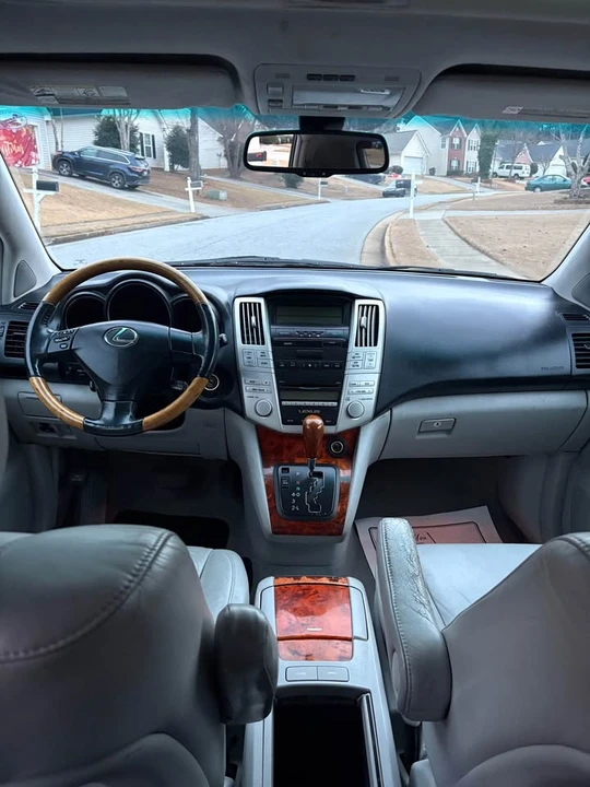 2007 Lexus RX 2nd Gen - Image 9 of 15