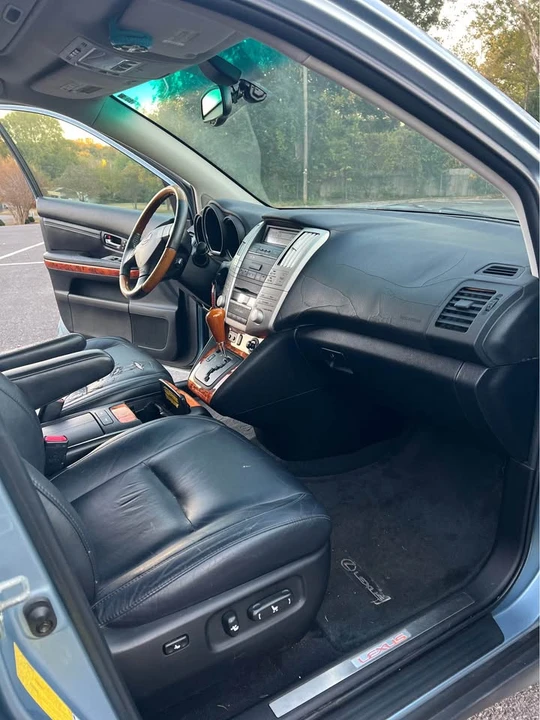 2007 Lexus RX 2nd Gen - Image 17 of 20