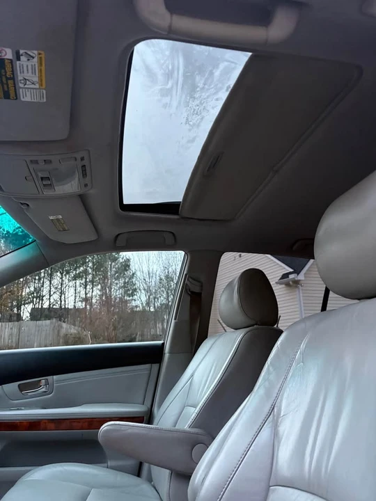 2007 Lexus RX 2nd Gen - Image 13 of 15