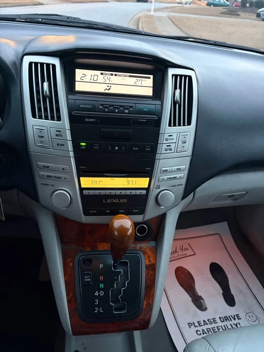 2007 Lexus RX 2nd Gen - Image 11 of 15