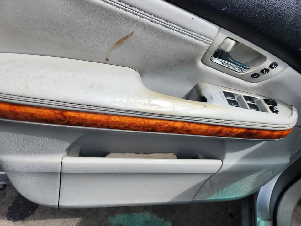 2007 Lexus RX 2nd Gen - Image 9 of 12