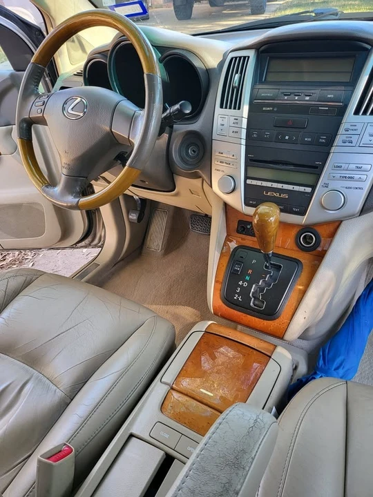 2007 Lexus RX 2nd Gen - Image 4 of 11