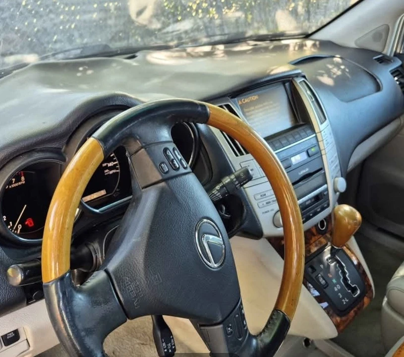 2007 Lexus RX 2nd Gen - Image 17 of 21
