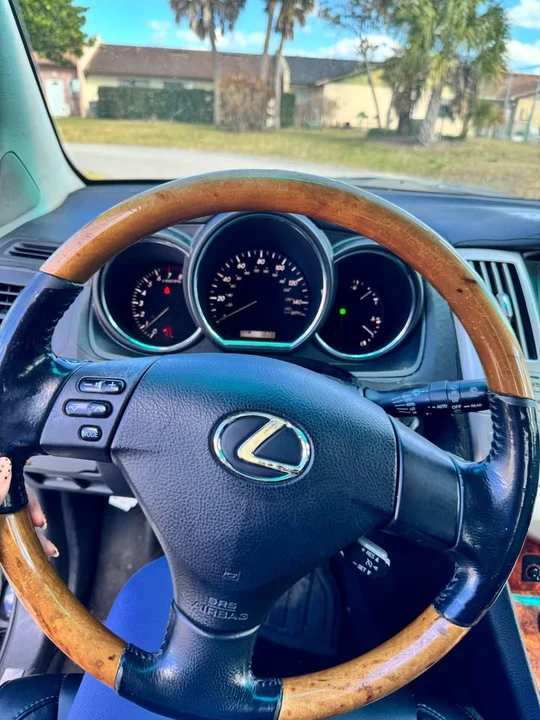 2007 Lexus RX 2nd Gen - Image 11 of 18
