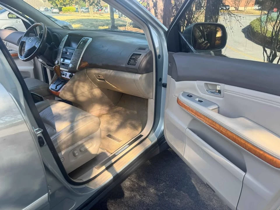 2007 Lexus RX 2nd Gen - Image 9 of 12