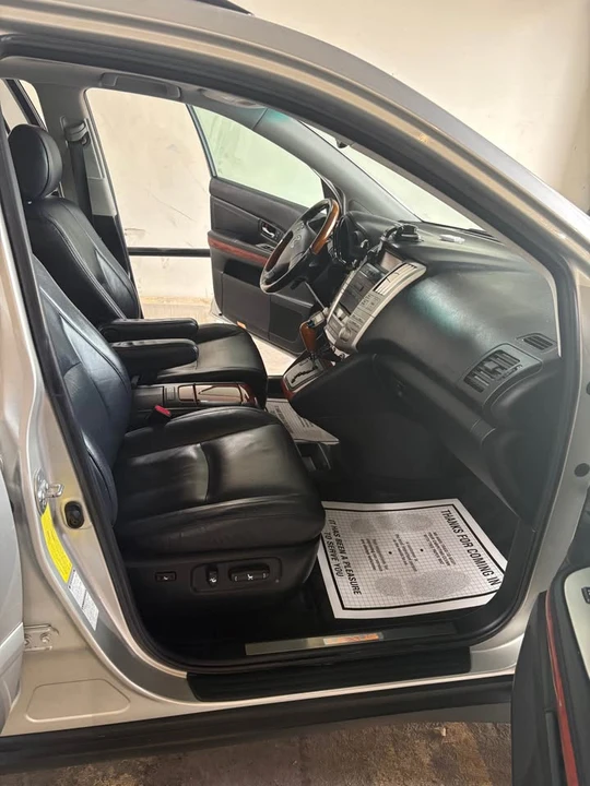 2007 Lexus RX 2nd Gen - Image 2 of 11