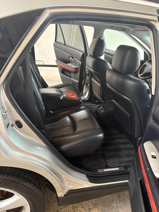 2007 Lexus RX 2nd Gen - Image 3 of 11