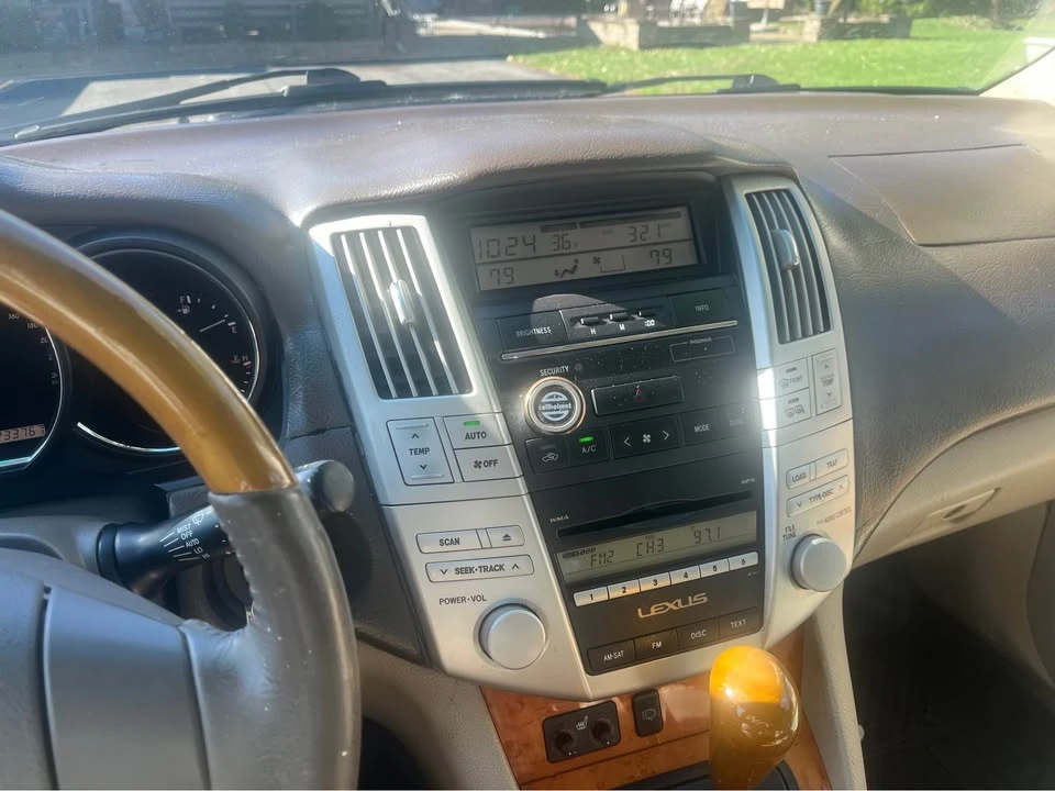 2007 Lexus RX 2nd Gen - Image 5 of 9