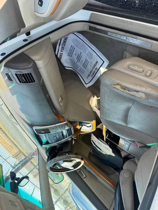 2007 Lexus RX 2nd Gen - Image 7 of 9