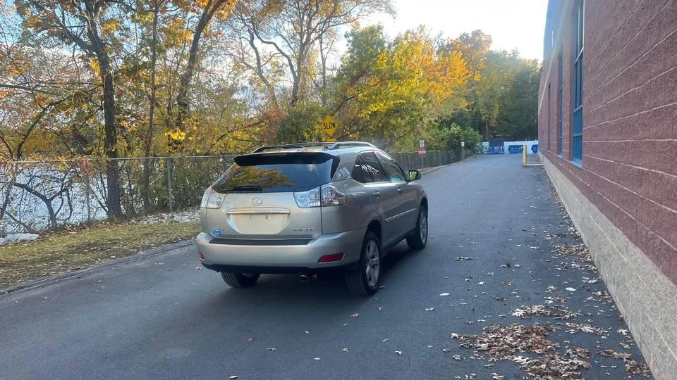 2007 Lexus RX 2nd Gen - Image 5 of 20